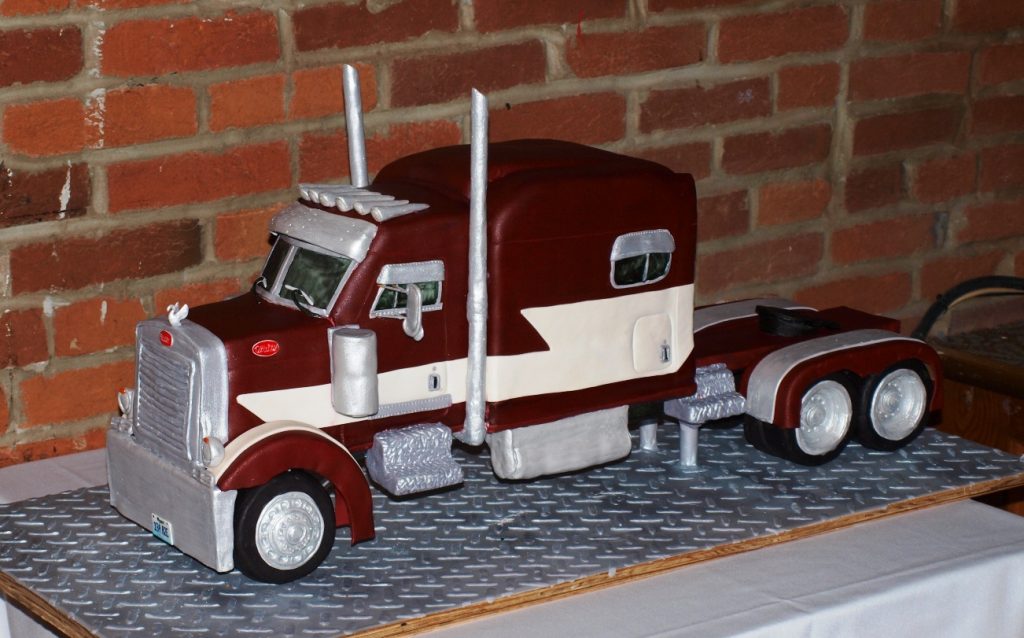 3D Peterbilt Semi-Truck Cake