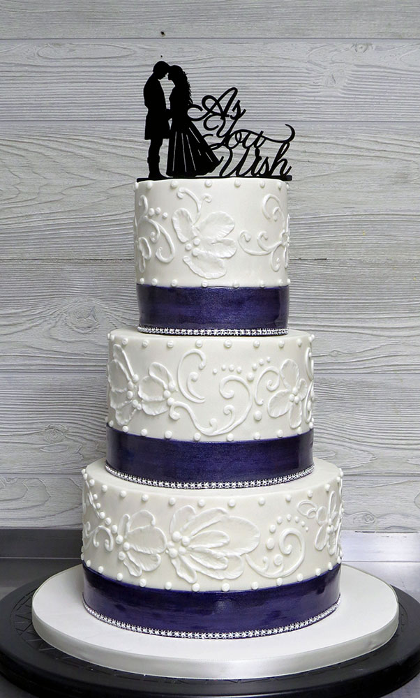 Elegant Classic Wedding Cake