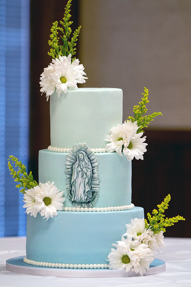 Dusty Blue Daisies Wedding Cake