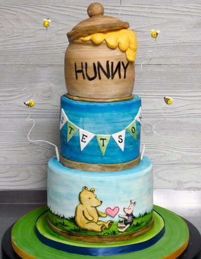 Classic Winnie the Pooh Cake